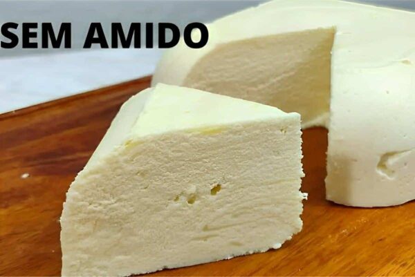 Muçarela caseira sem amido de milho feita com apenas 4 ingredientes que você tem em casa