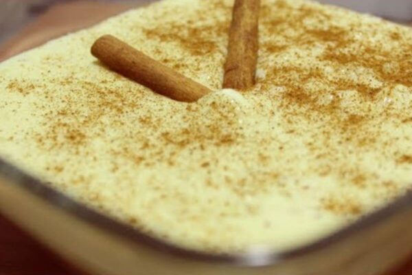 Nessa receita você descobre porque o arroz doce cremoso de restaurante fica tão bom