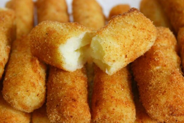Ninguém vai querer batata frita mais depois que experimentar esse croquete de batata maravilhoso
