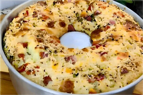 Não jogue o arroz velho fora antes de ver essa receita de bolo salgado de arroz