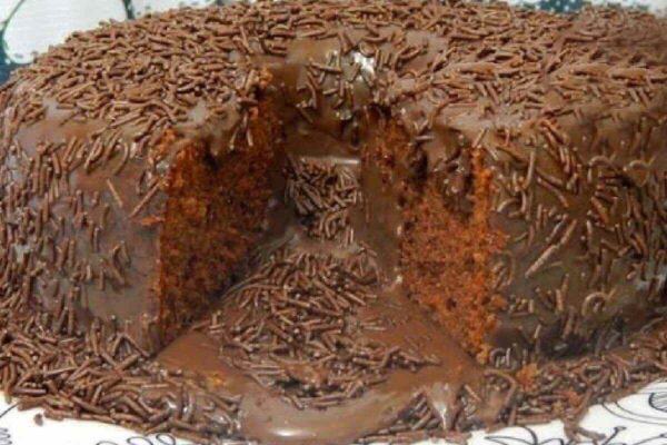 O mais chocolatudo de todos: bolo vulcão de chocolate delicioso e fácil de fazer