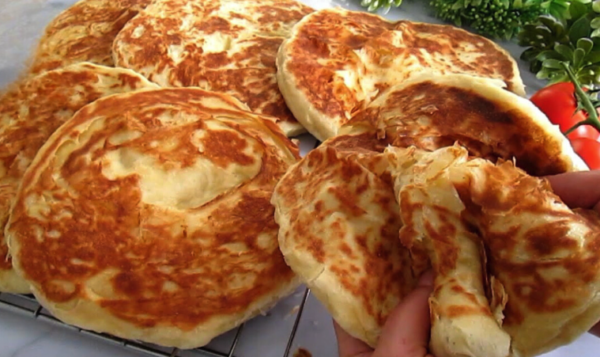 O pão de café da manhã mais delicioso que já fiz! Incrivelmente simples e rápido.