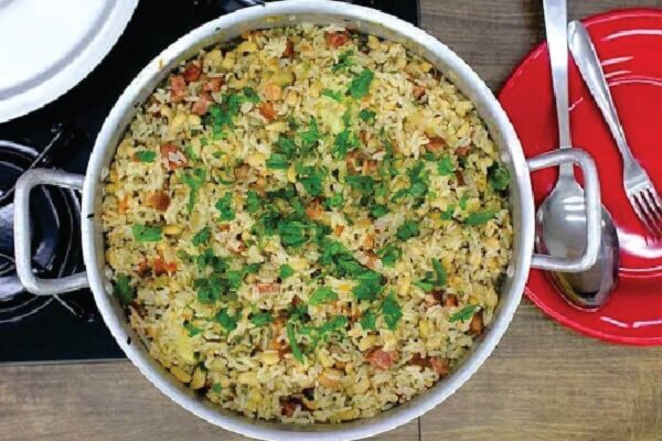 O prato mais saboroso de todos: baião de 2 bem recheado e temperado