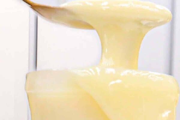 Para fazer seus bolos e sobremesas prepare esse leite condensado caseiro perfeito