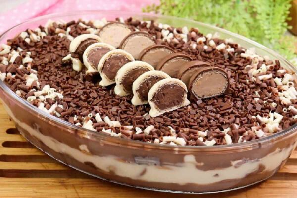 Pavê de bombom com um creme de leite ninho maravilhoso e perfeito