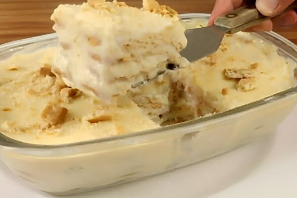Pavê de creme simples e delicioso para deixar seus convidados com água na boca