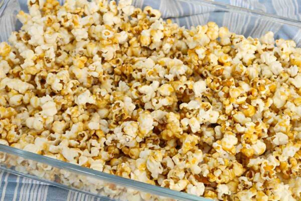 Pipoca doce fácil e deliciosa sem precisar de pipoqueira