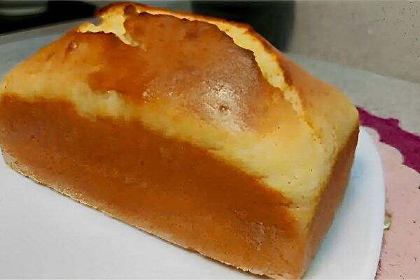 Pão caseiro super rápido é só misturar os ingredientes e levar pra assar em seguida