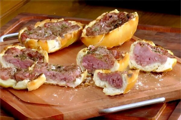 Pão com linguiça um lanche diferente que fica mais saboroso do que você imagina