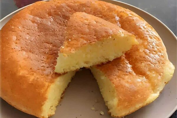 Pão de maisena de frigideira fofinho e delicioso para comer a qualquer hora
