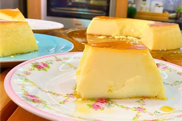 Pudim tradicional cremoso e sem furinhos para servir na sobremesa
