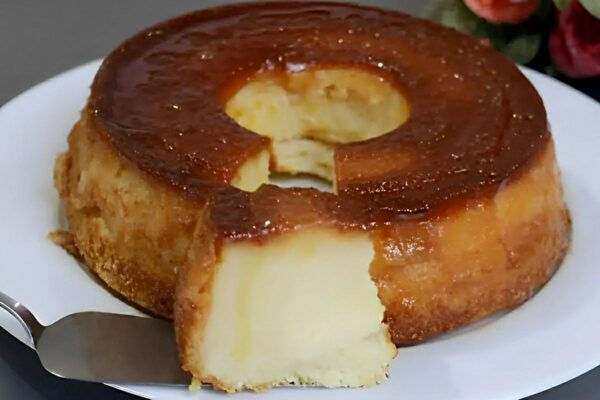 Queijadinha de forno com leite condensado bem úmida e saborosa para a sua sobremesa