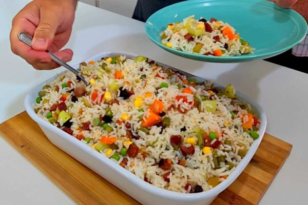 Receita de Arroz à Grega fácil e bem colorido