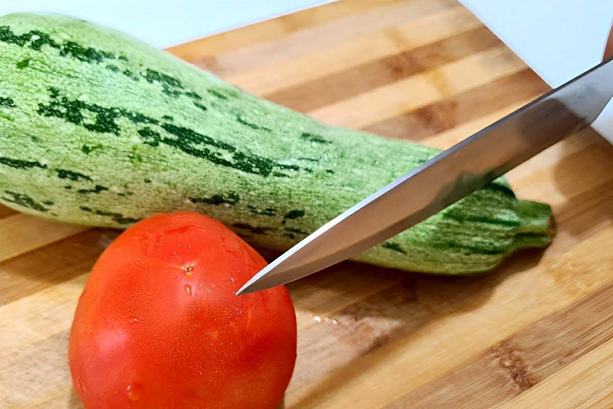 Receita de abobrinha com tomate super rápida e perfeita para o dia a dia