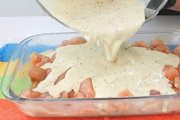 Receita de frango no forno bem prática para você economizar tempo na cozinha