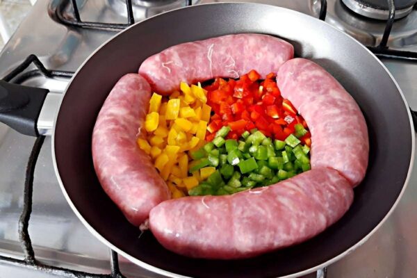 Receita de linguiça com arroz: um prato único econômico e saboroso para o seu jantar