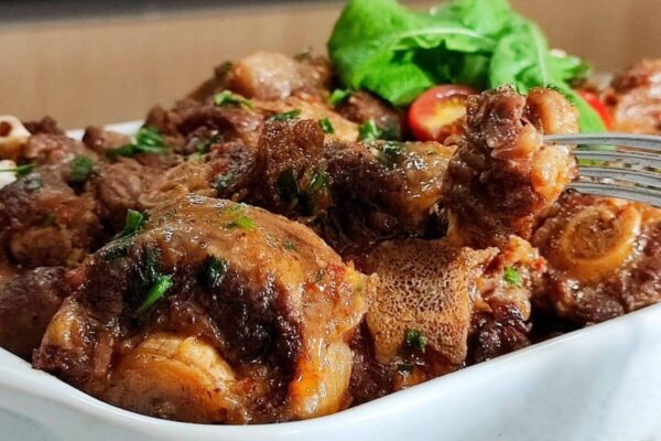 Receita de rabada muito suculenta e saborosa com um tempero especial