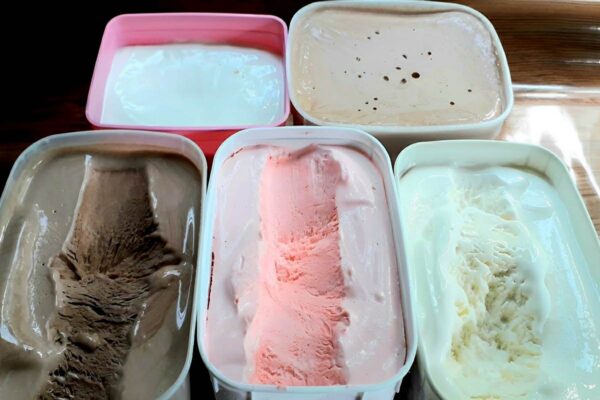 Receita de sorvete caseiro que rende muito: com 1 lata de leite condensado fiz 3 litros de sorvete