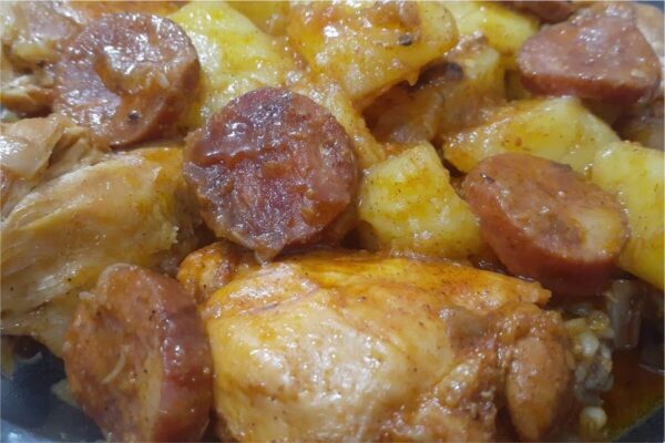 Receita de vó: frango na panela de pressão super saboroso e suculento