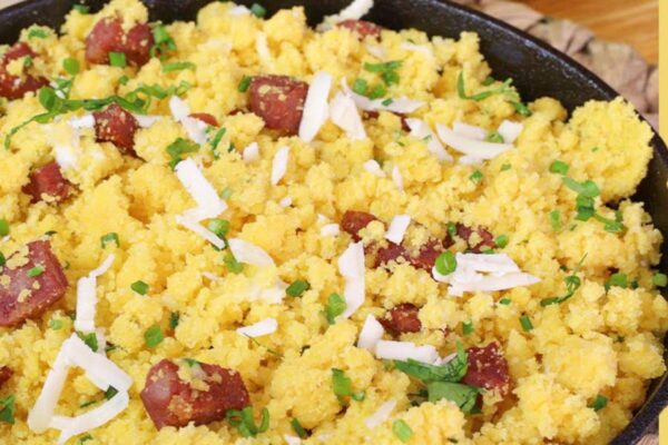 Receita mineira: fubá suado com bacon e calabresa uma mistura de sabores maravilhosa