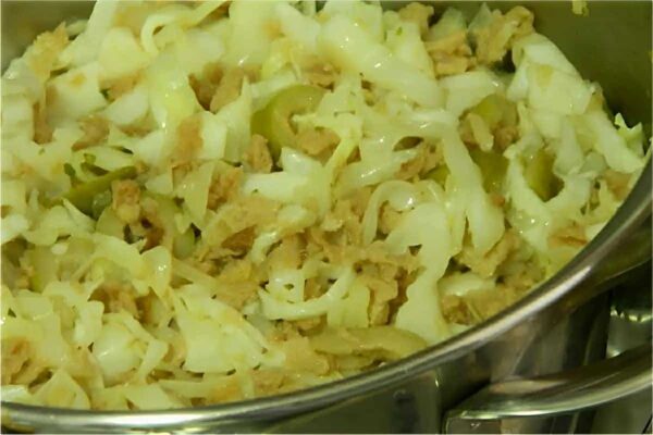 Repolho refogado simples e fácil para acompanhar a sua refeição