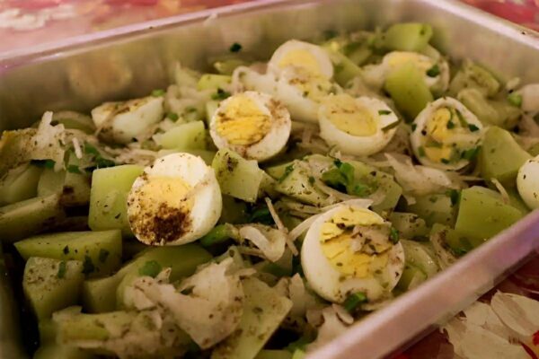 Salada de chuchu simples e deliciosa que vai agradar toda a família