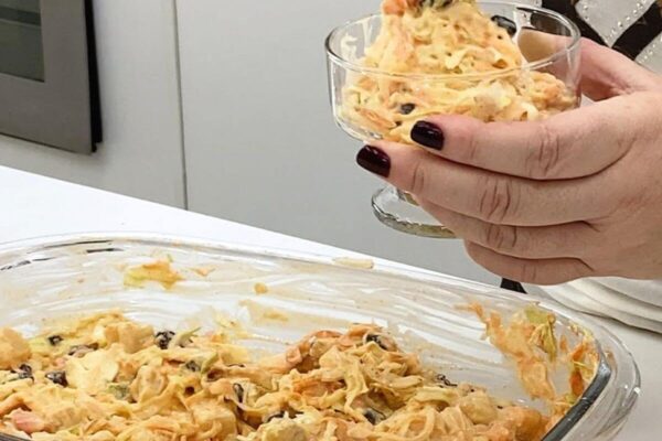 Salada de repolho bem cremosa você não vai querer mais fazer outra salada na sua casa