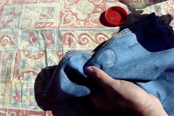 Se sua roupa manchou aprenda hoje como tirar mancha de caneta das roupas de um jeito fácil