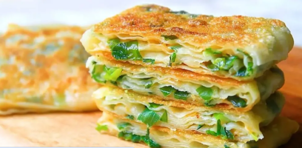 Sem fermento e sem forno, qualquer um pode fazer e fica uma delicia.