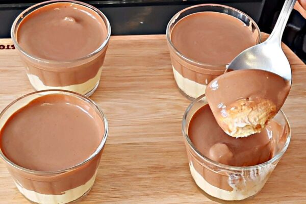 Sobremesa de abacaxi com chocolate feita com apenas 4 ingredientes