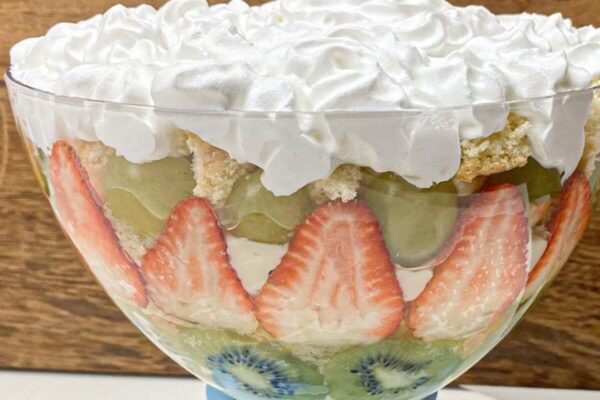 Sobremesa de natal maravilhosa que é só montar as camadas e saborear