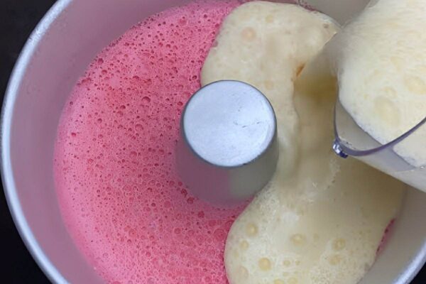 Sobremesa engana visita dá para fazer de vários sabores e você só precisa de 2 ingredientes