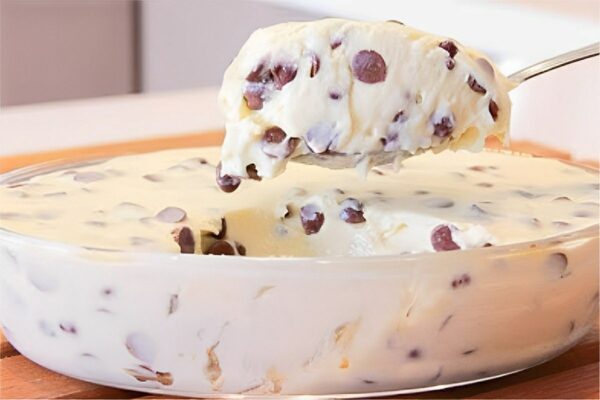 Sobremesa travessa gelada que derrete na boca a sobremesa perfeita para o seu fim de semana