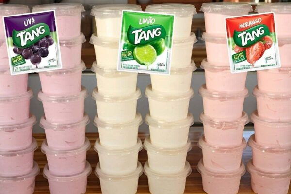 Sorvete caseiro fácil: com apenas 1 pacotinho de suco você prepara 14 potinhos de sorvete