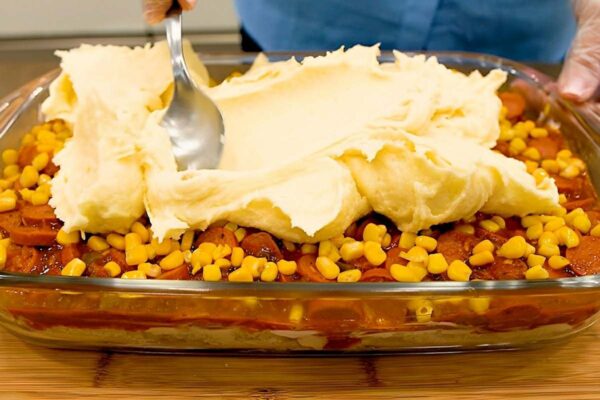 Todo fim de semana minha família pede esse cachorro quente de forno para o lanche