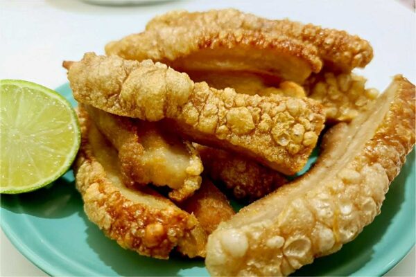 Torresmo de boteco crocante e saboroso para fazer em casa