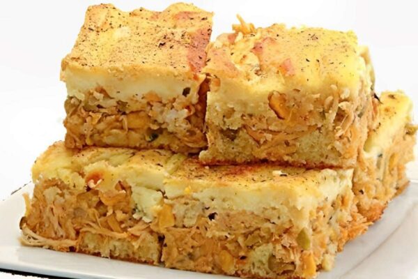 Torta de frango de liquidificador simples e perfeita para o lanche