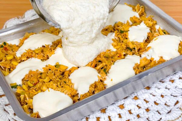 Torta de frango sem farinha de trigo fica muito boa e bem mais fácil de fazer do que as outras