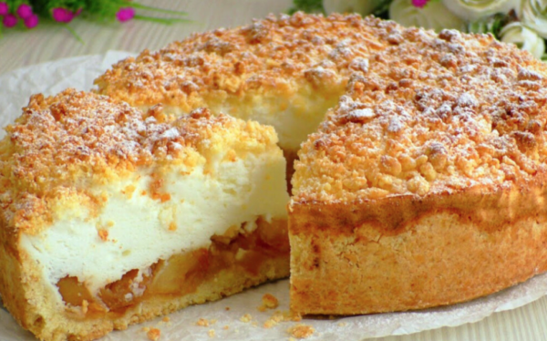 Torta de maçã,derrete na boca! Simples e muito gostoso!