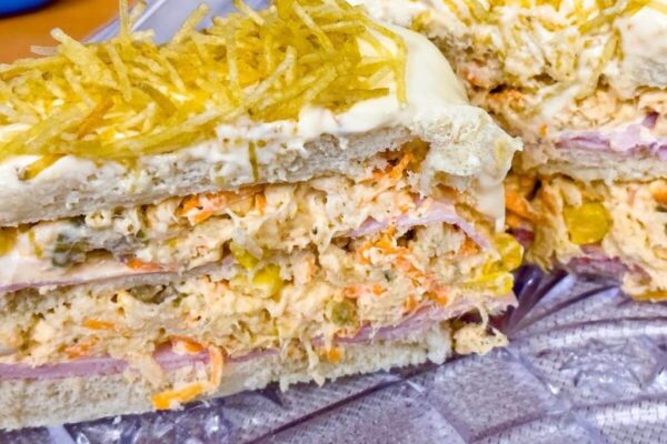 Torta fria bem recheada: Receitinha ideal pra servir nas festas de fim de an