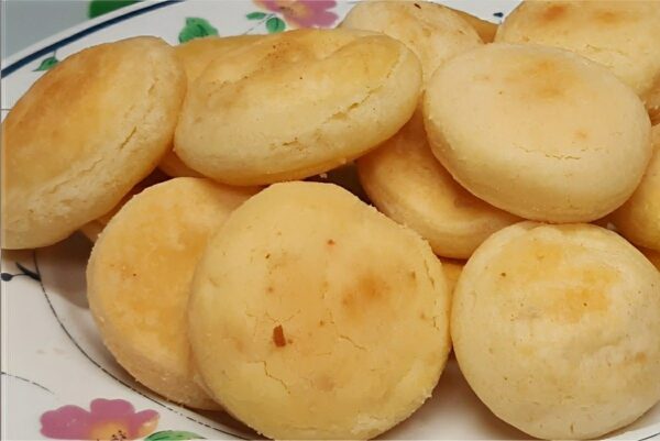 Um lanche da tarde diferente e delicioso com esse biscoito de polvilho de frigideira