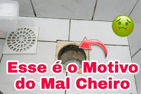 É assim que se faz para tirar mau cheiro do ralo do banheiro