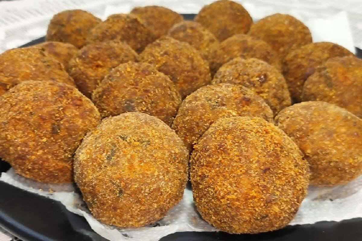 Bolinho de carne com pão amanhecido