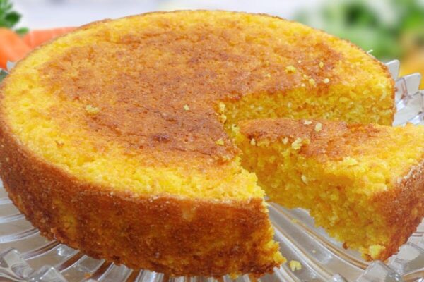 Bolo de cenoura gostoso sem liquidificador aqui em casa é o maior dos sucessos