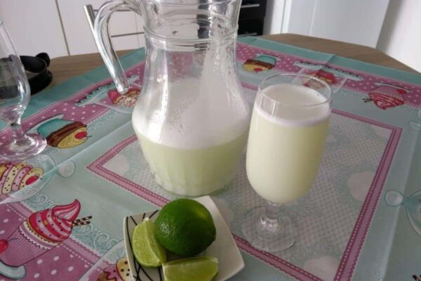 Limonada suíça super refrescante e com um segredinho para não amargar