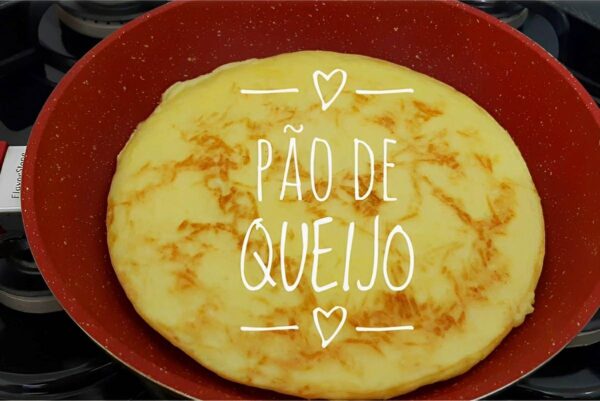 Pegue 3 ingredientes no armário para fazer esse pão de queijo de frigideira para o café