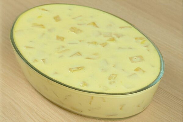 Sobremesa de abacaxi cremosa e fácil de fazer para o feriado