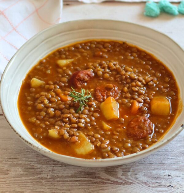 Lentilhas com choizo e batatas