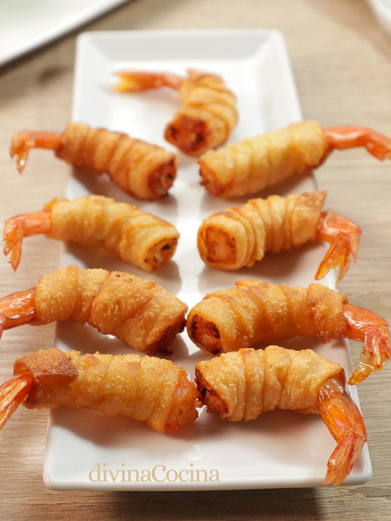 langostinos crujientes con obleas de empanadilla langostinos crujientes con obleas de empanadilla