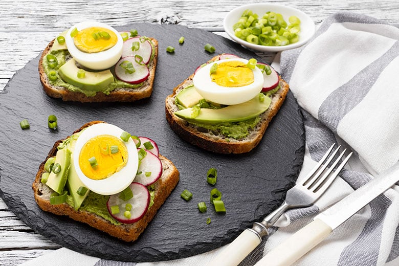desayunos detox tostadas de aguacate y huevo desayunos detox tostadas de aguacate y huevo
